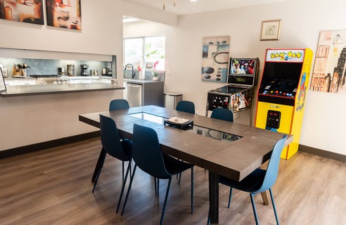 Las Vegas House | Backyard Oasis, heated pool/spa, bbq, cov pergola, away from dwtn noise