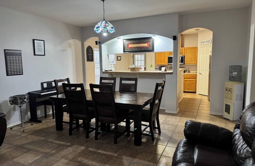 Brownsville House | Backyard Oasis in Brownsville!