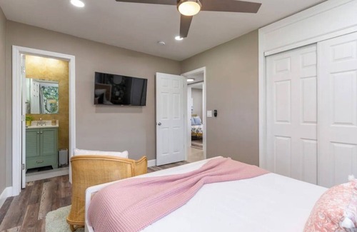 Broadview Park House | Backyard Oasis 5 min from Hard Rock Casino