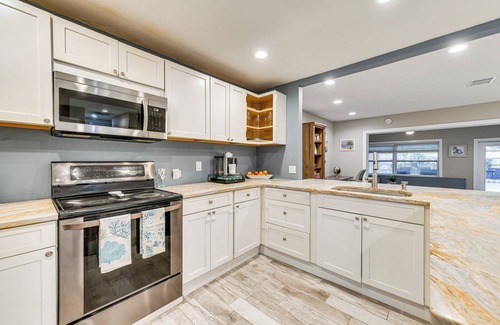 Bradenton House | Backyard w/Pool & Games! Family Home in Bradenton