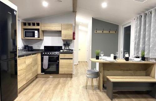 Great Houghton Apartment | BAF Luxury Stays - Billing Aquadrome - Caravan Sleeps 8