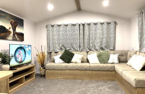 Great Houghton Apartment | BAF Luxury Stays - Billing Aquadrome - Caravan Sleeps 8