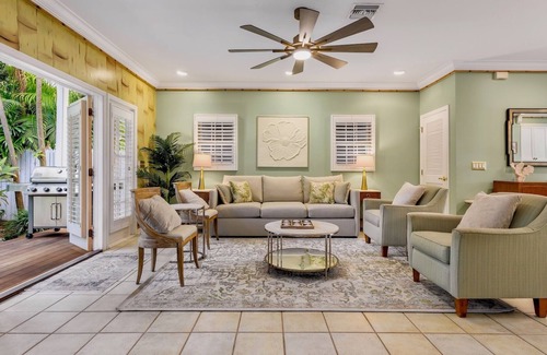 Bahama Village House | *BAHAMIAN BAMBOO @ THE ANNEX* Chic Home By Duval & Beach + LAST KEY SERVICES.