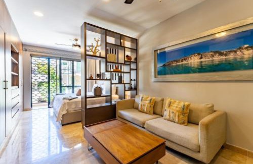 Zazil-ha Apartment | Bahay Condos steps from the beach and 5th ave