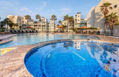 South Padre Island Apartment | Bahia Mar Solare Beachfront Resort Condos with Two Pools