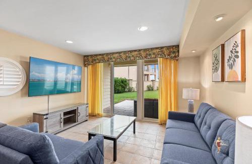 South Padre Island Apartment | Bahia Mar Solare Beachfront Resort Condos with Two Pools
