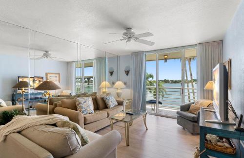 St. Petersburg Apartment | Bahia Vista 8-314