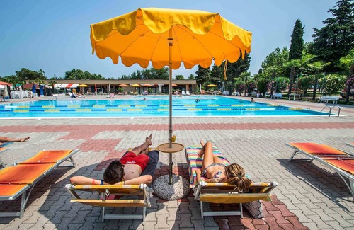 San Benedetto di Lugana RV Rental | Baia Holiday Gasparina