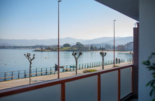 Baiona Apartment | BAIONA PRIMERA LINEA PLAYA 6 HUESPED CON GARAJE