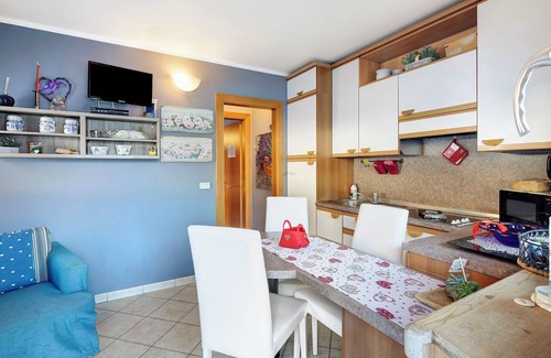 Livigno Apartment | Baita del Sole Appartamento 1 with Mountain View, Wi-Fi, Terrace & Garden