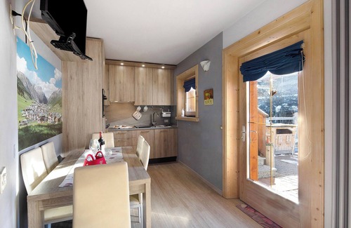 Livigno Apartment | Baita del Sole Appartamento 3 with Mountain View, Wi-Fi, Terrace & Garden