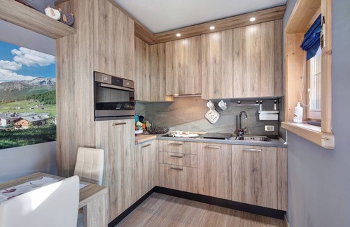 Livigno Apartment | Baita del Sole Appartamento 3 with Mountain View, Wi-Fi, Terrace & Garden