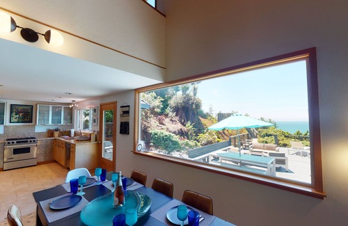 Trinidad House | Baker Beach House - NEW LOWER RATE & GREAT VALUE w/Hot Tub and ocean views!
