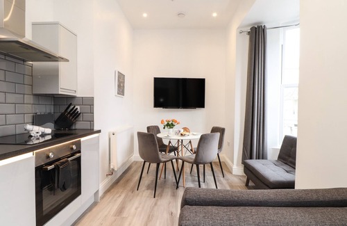 Camborne Cottage | BAKER CHAMBERS, romantic in Camborne