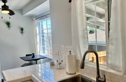 Bakersfield House | Bakersfield Sunset Stay
