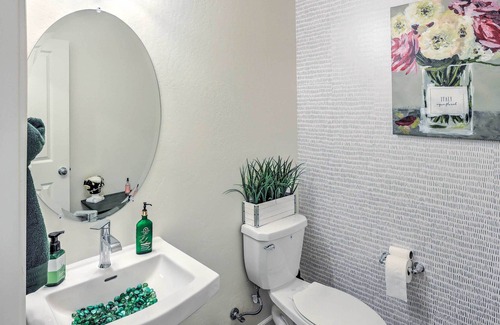 Pumpkin Center House | Bakersfield Vacation Rental w/ Private Yard!