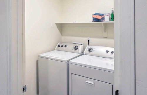 Pumpkin Center House | Bakersfield Vacation Rental w/ Private Yard!