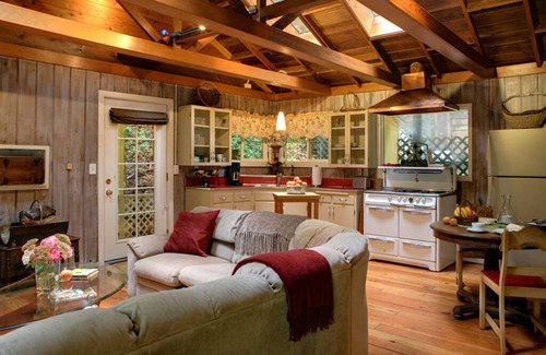 Cazadero Cottage | Bakery Redwood Retreat with Creek Access