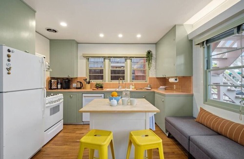 Balboa Island House | BALBOA ISLAND Retreat 3Bed 2Bath [Downstairs]