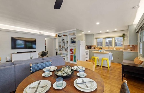 Balboa Island House | BALBOA ISLAND Retreat 3Bed 2Bath [Downstairs]