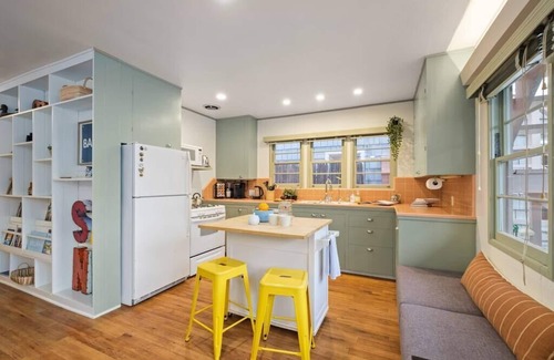 Balboa Island House | BALBOA ISLAND Retreat 3Bed 2Bath [Downstairs]