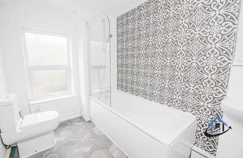 Doncaster House | Balby Casa Nr Doncaster racecourse king beds street parking