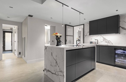 Golden Mile Apartment | Balcon de Puente Romano