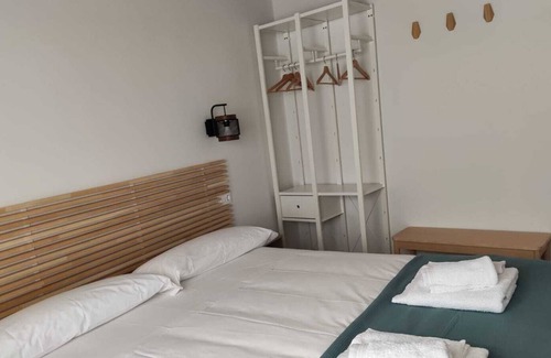 Cangas de Onis Apartment | Balcony overlooking the peaks
