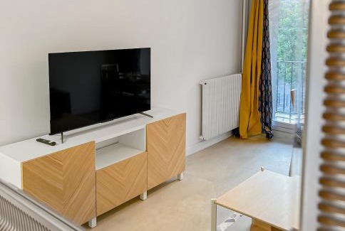 Villeneuve-la-Garenne Apartment | Balcon Lumineux et Cuisine équipée