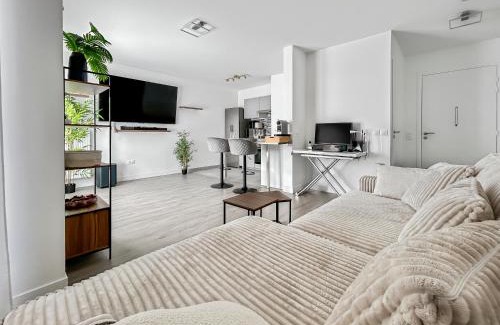 Romainville Apartment | Balcon privé, Fibre, Séjour Calme Grand Paris