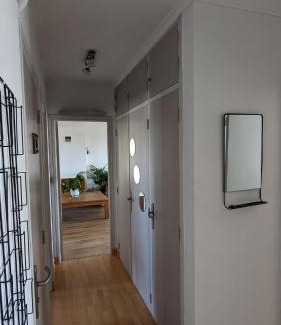 Saint-Pierre Apartment | Balcon sur la rade - Appartement pour famille & pros