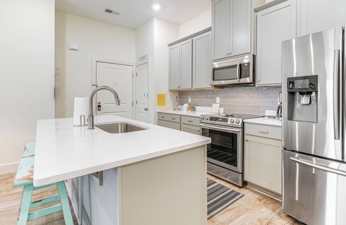 Chattanooga Apartment | Balconies: Walkable Southside Chattanooga Condo!