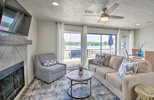 Hot Springs Apartment | Balcony and Lake Access Hot Springs Getaway!
