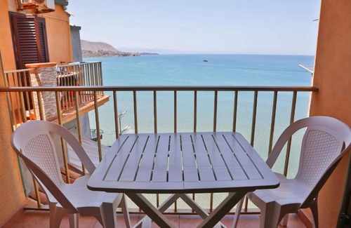 Old Town Apartment | Balcony Bellavista A - Holiday home by the sea