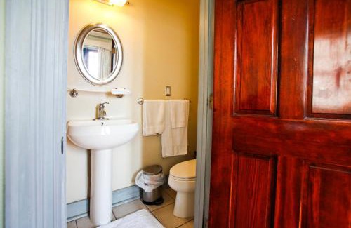 Faubourg Marigny Bed & Breakfast | Balcony Guest House