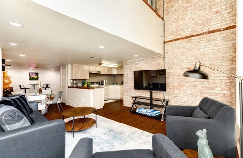 Galveston Apartment | Balcony Loft with Stunning Views Close to Cruise Ships & Harborside