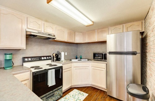 Galveston Apartment | Balcony Loft with Stunning Views Close to Cruise Ships & Harborside