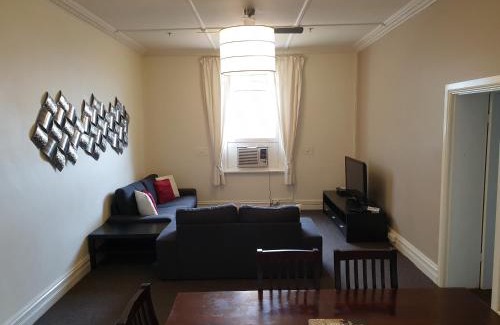 Murray Bridge Hotel | Balcony On Sixth Lodge