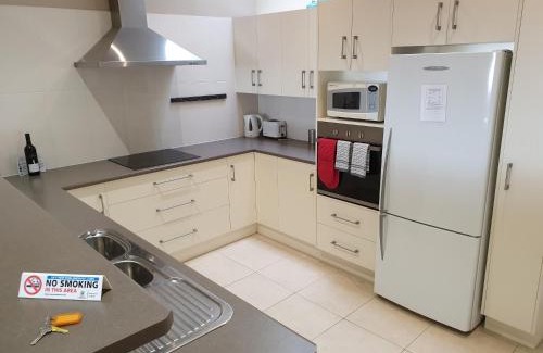 Murray Bridge Hotel | Balcony On Sixth Lodge