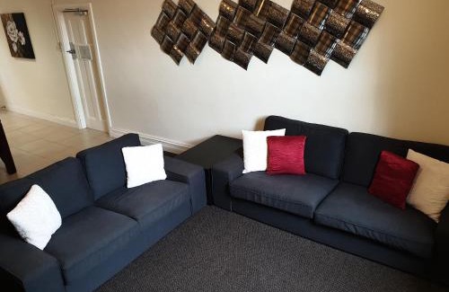 Murray Bridge Hotel | Balcony On Sixth Lodge