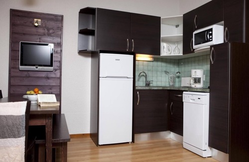 Lanslevillard Apartment | Balcony, parking, tv, ski locker, 28m², Val Cenis