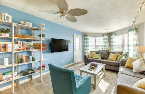 Port Aransas Apartment | Balcony, Pool and Beach Access Port Aransas Condo!