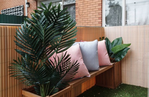 Ormond Apartment | Balcony Retreat Apartment by Ready Set Host