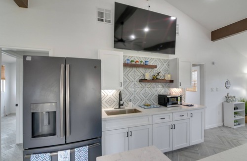 Galveston Apartment | Balcony & Sunset Views: Coastal Port Bolivar Gem