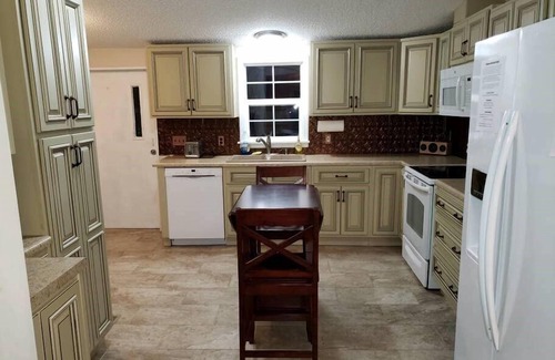 Elgin House | Bald Knob Cottage Windrock trl 26,27,43 Brushy Mtn