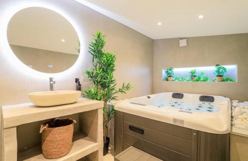 Lens Apartment | Bali Lodge - Evasion balinaise - Jaccuzzi - Sauna