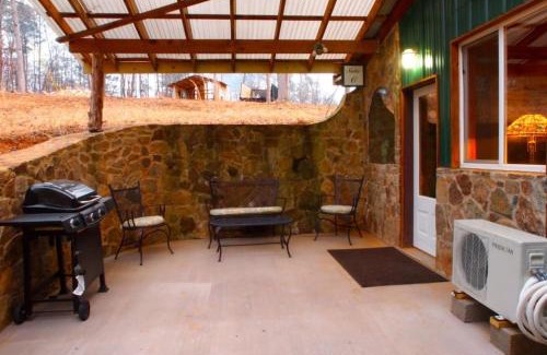 Stanardsville Apartment | Bali Suite