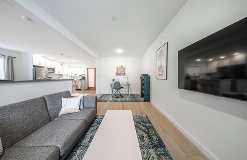Loyal Heights House | Ballard Home Base - Comfy Modern House in Seattle