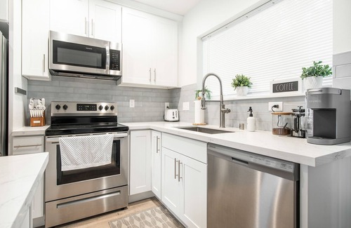 Loyal Heights House | Ballard Home Base - Comfy Modern House in Seattle
