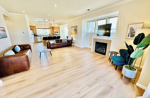 Northeast Reno House | Balloon Festival Terrace, M$ Views 4TVs, Sleeps 10